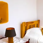 Casa vacanze Maison De Charme Avec Jardin Et Cheminée 9 Personnes Bois-Normand-près-Lyre