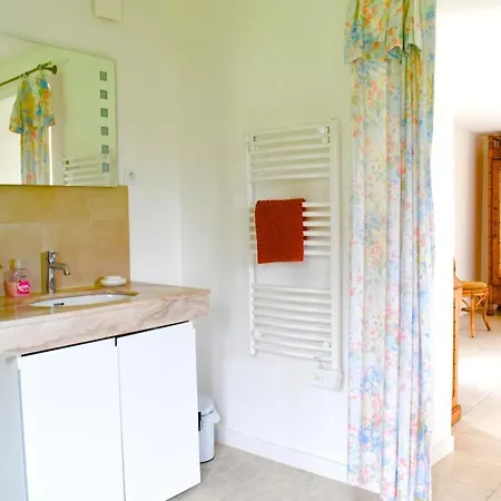 Hébergement de vacances Maison De Charme Avec Jardin Et Cheminée 9 Personnes Bois-Normand-près-Lyre