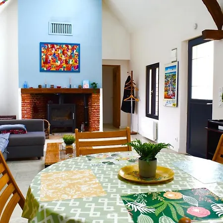 Holiday home Maison De Charme Avec Jardin Et Cheminee 9 Personnes