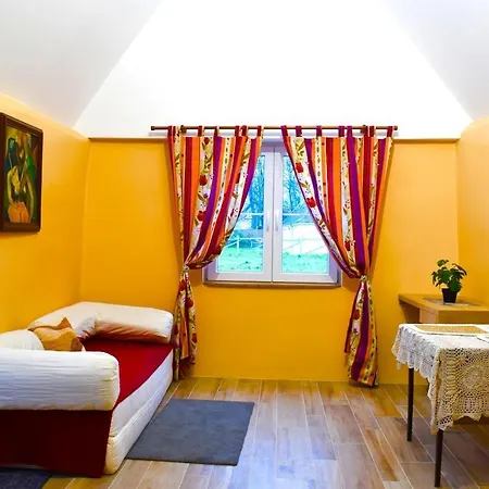 Maison De Charme Avec Jardin Et Cheminee 9 Personnes Holiday home