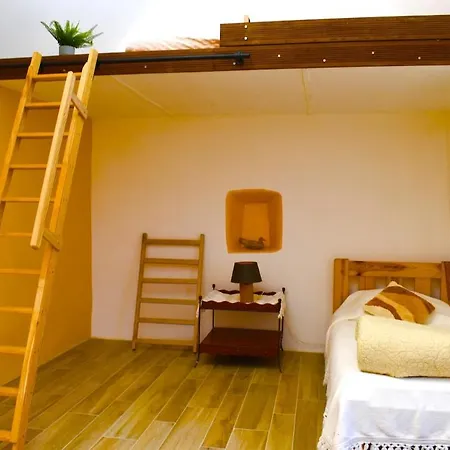 Holiday home Maison De Charme Avec Jardin Et Cheminee 9 Personnes *