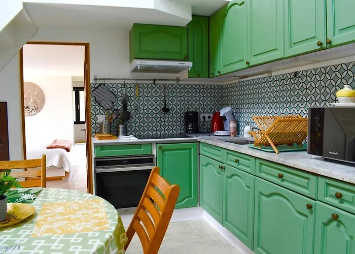 Hébergement de vacances Maison De Charme Avec Jardin Et Cheminée 9 Personnes Bois-Normand-près-Lyre