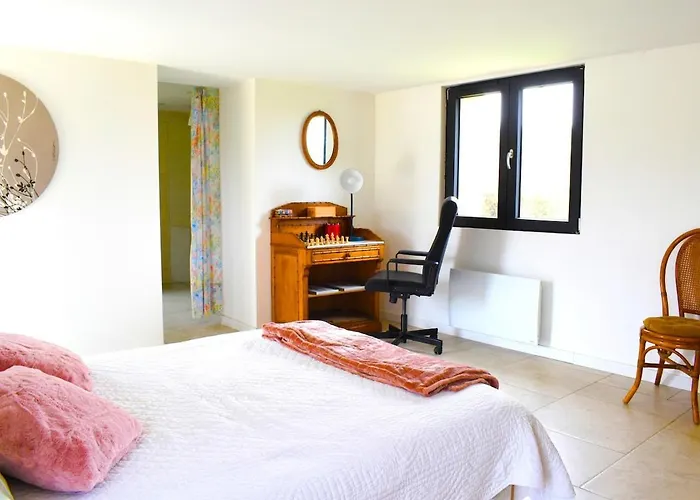 Maison De Charme Avec Jardin Et Cheminée 9 Personnes Bois-Normand-près-Lyre