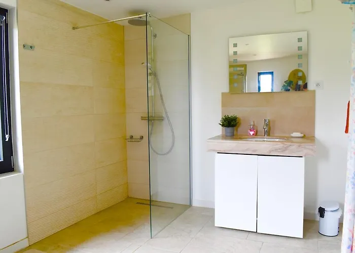 Maison De Charme Avec Jardin Et Cheminée 9 Personnes Hébergement de vacances *